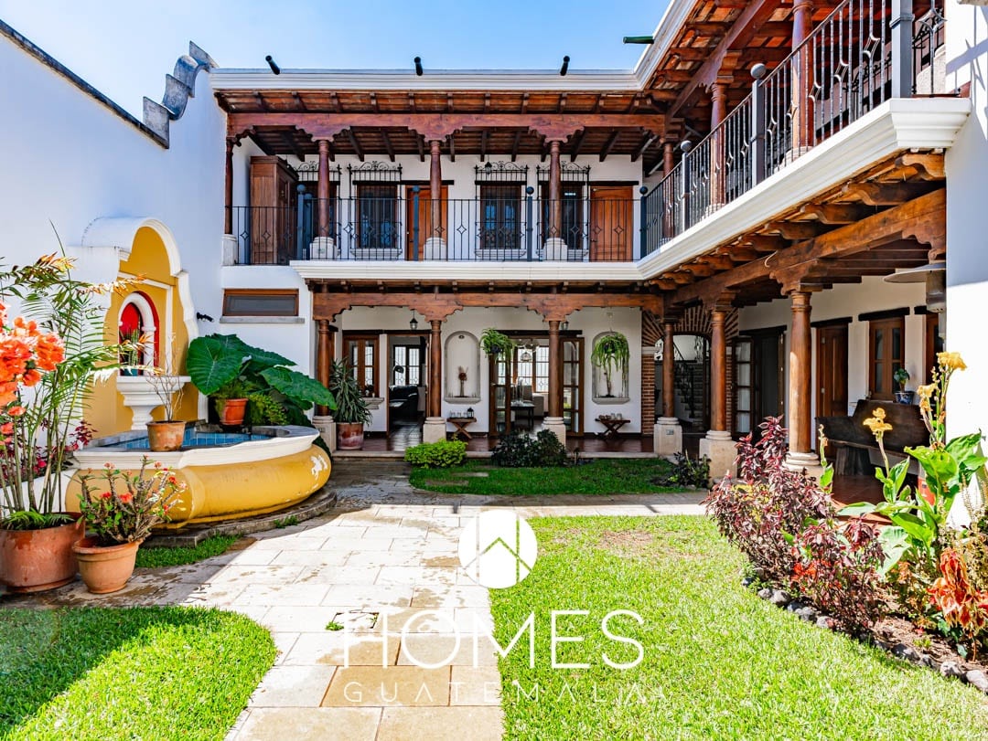 JARDINES DE SAN ISIDRO - CASA ESTILO COLONIAL EN VENTA, ZONA 16 - Homes  Guatemala - Apartamentos y Casas en Venta y Alquiler